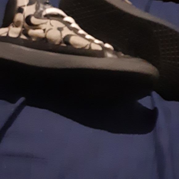 High top - Picture 3 of 4